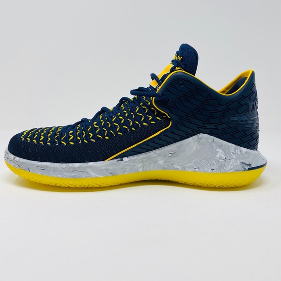 Jordan XXXII 32 Michigan Edition - Picture 6 of 7